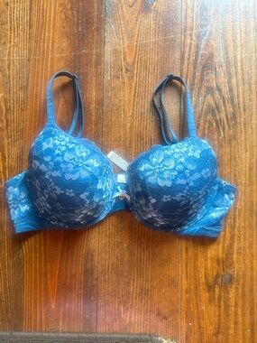 Victoria's Secret Blue Lace Body By Victoria Push-Up Bra NWOT